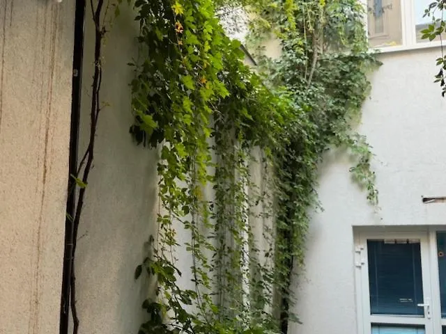 Vienna City Apartment 1